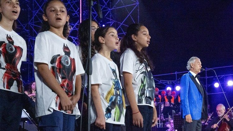 Leão XIV e tenor Andrea Bocelli se unem em oração por um “Cântico de Paz” - Jornal O São Paulo