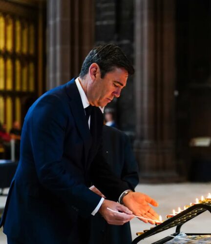 Andy Burnham: um ‘católico praticante’ como 1º ministro do Reino Unido em 5 séculos - Jornal O São Paulo
