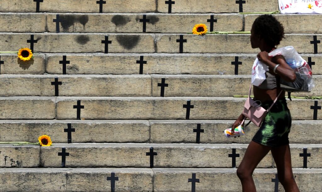 Mortes violentas caem 8,2% no país em 2025; feminicídios aumentam 4% - Jornal O São Paulo