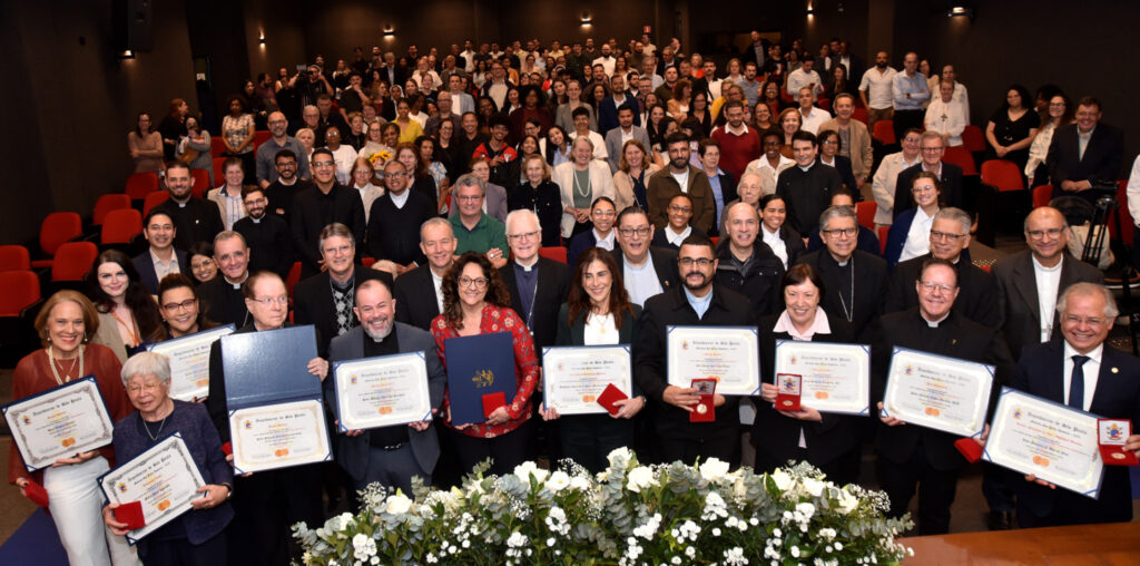 Arquidiocese realiza a cerimônia de entrega da Medalha São Paulo Apóstolo