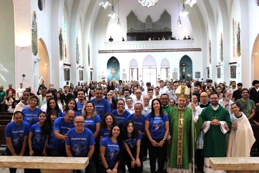 Dom Cícero preside missas em paróquias e na sede da Região Belém - Jornal O São Paulo