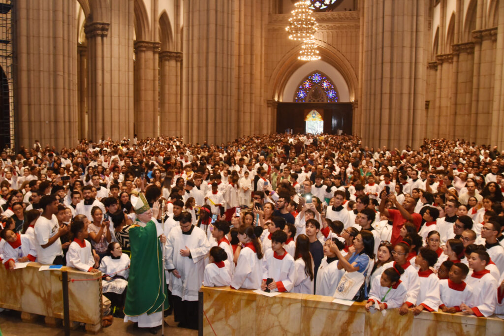 Dom Odilo pede a servidores do altar que sejam firmes na fé e sempre confiem na Igreja - Jornal O São Paulo