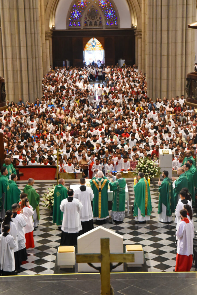 Dom Odilo pede a servidores do altar que sejam firmes na fé e sempre confiem na Igreja - Jornal O São Paulo