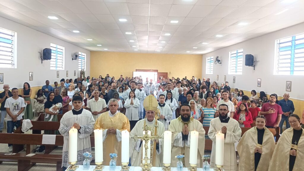 Formações, investidura de coroinhas e festas de padroeiros movimentam paróquias na Brasilândia - Jornal O São Paulo