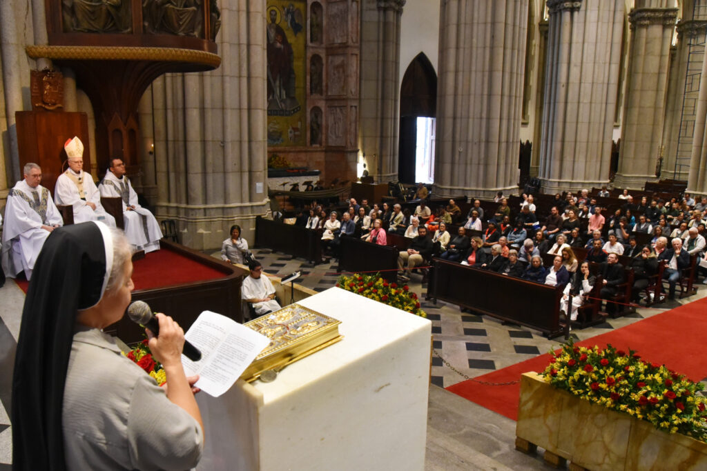 A exemplo de Maria, consagrados devem ajudar a construir o mundo conforme a vontade de Deus - Jornal O São Paulo