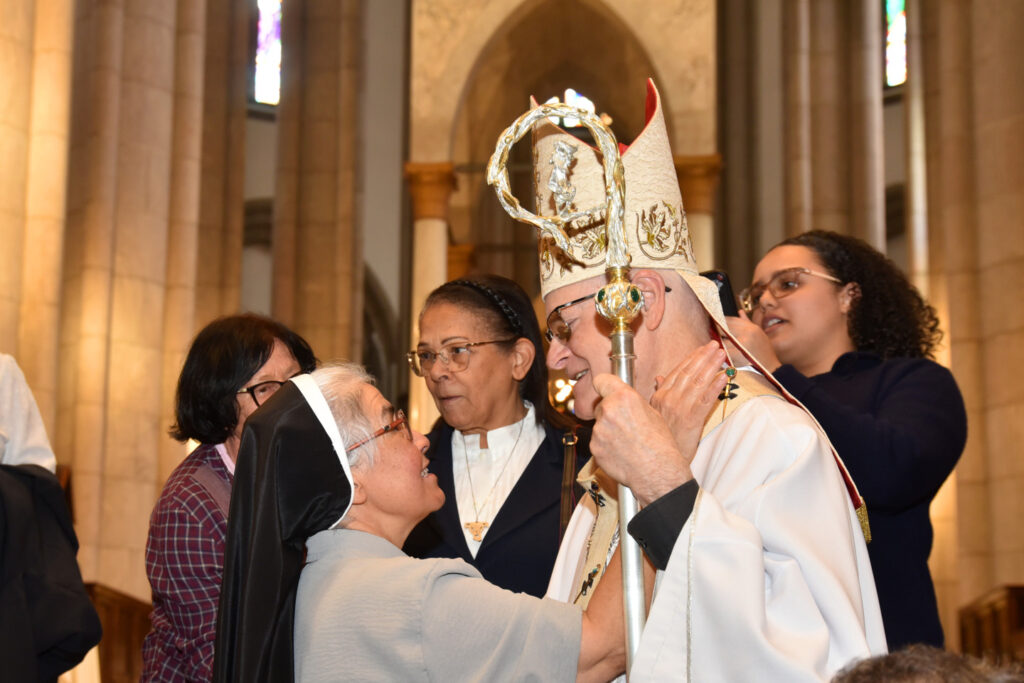 A exemplo de Maria, consagrados devem ajudar a construir o mundo conforme a vontade de Deus - Jornal O São Paulo