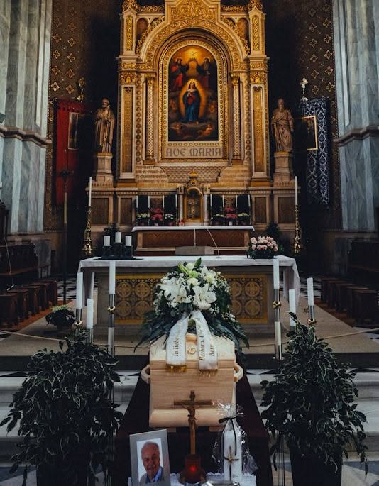 Itália: em documento, bispo afirma que funeral católico e missa não são meros atos sociais nem homenagens aos falecidos - Jornal O São Paulo