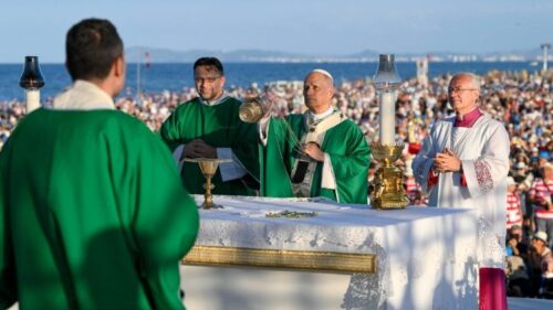 Papa: o mundo oferece lazer que dispersa; descansar é ‘voltar a si mesmo’