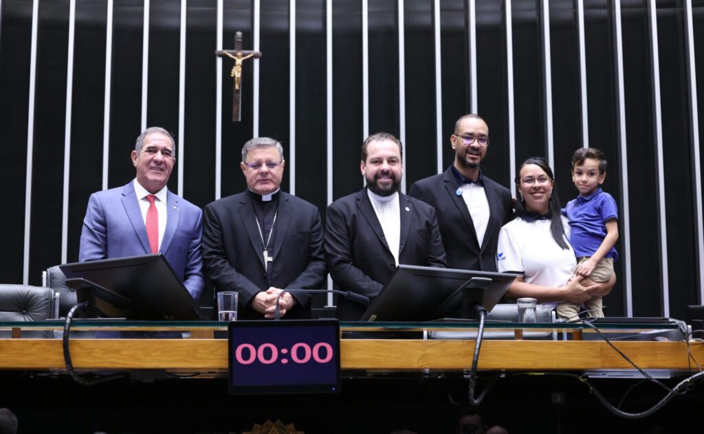 Em sessão solene, Parlamento brasileiro destaca a família e o magistério da Igreja Católica - Jornal O São Paulo