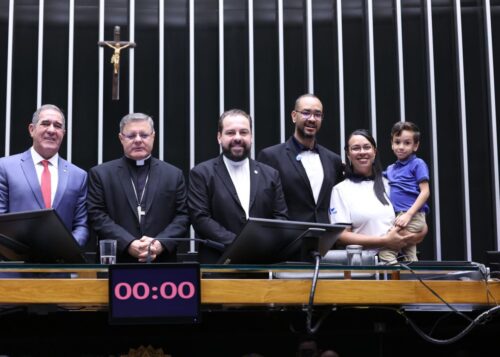 Em sessão solene, Parlamento brasileiro destaca a família e o magistério da Igreja Católica - Jornal O São Paulo