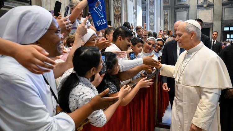 Papa: rezar a Nossa Senhora, compartilhando a vida com Deus e pelo próximo - Jornal O São Paulo