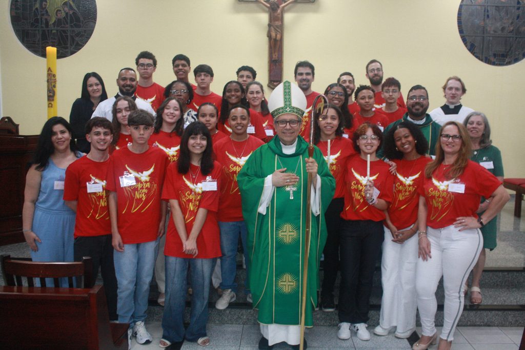 Dom Edilson preside missa com Crismas e tem encontro com catequistas e MESCs - Jornal O São Paulo