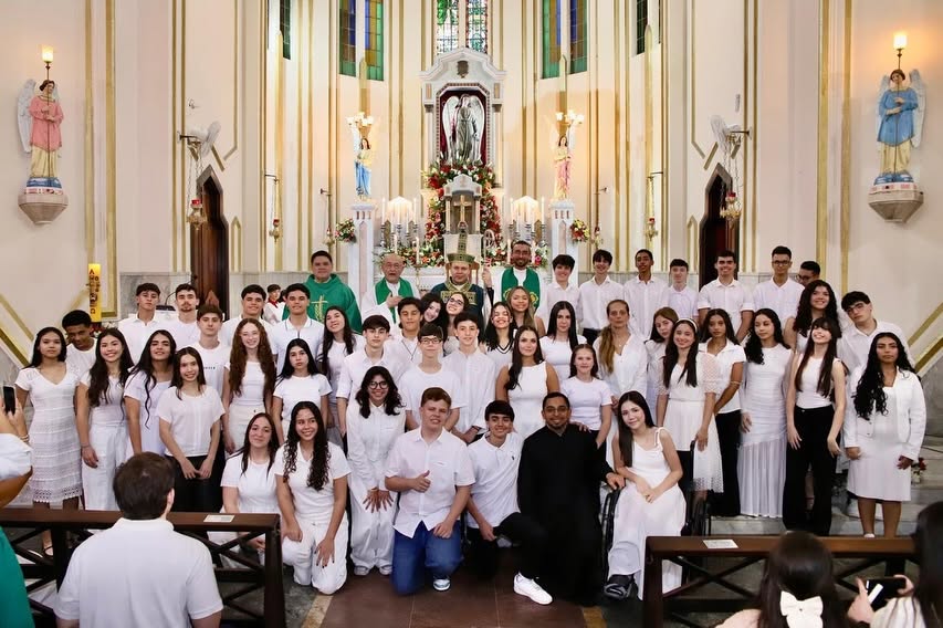 Dom Cícero dialoga com jovens, preside missas com Crismas e apresenta padres em paróquias - Jornal O São Paulo
