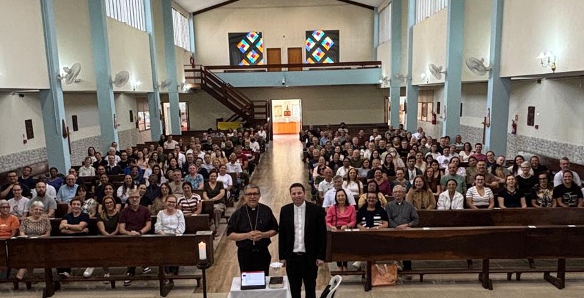 Dom Edilson preside missa com Crismas e tem encontro com catequistas e MESCs - Jornal O São Paulo