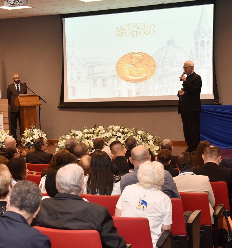 Medalha São Paulo Apóstolo é entregue aos que colaboram com a missão evangelizadora na cidade