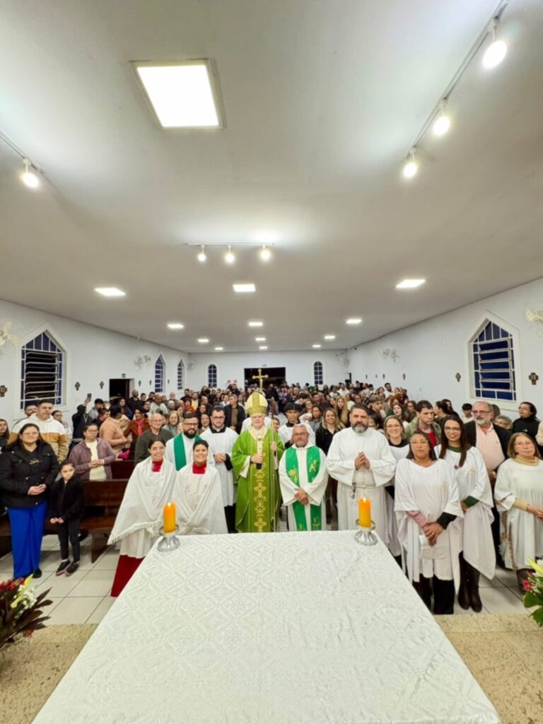 Cardeal Scherer e Dom Cícero presidem missas na festa da Paróquia Santa Cruz - Jornal O São Paulo
