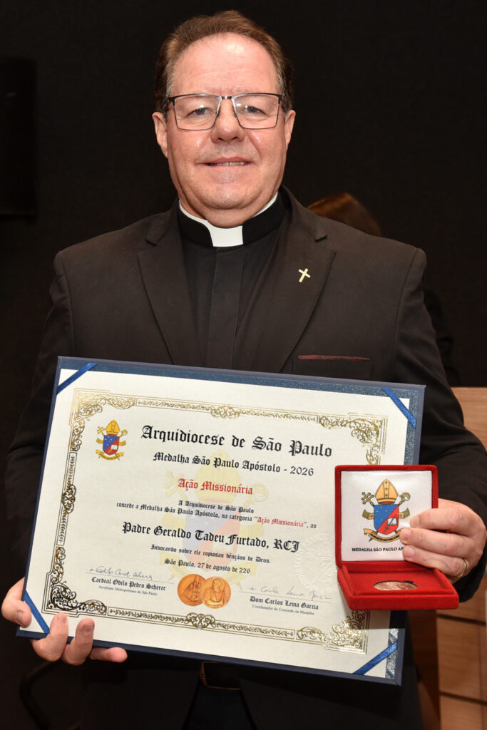 Medalha São Paulo Apóstolo é entregue aos que colaboram com a missão evangelizadora na cidade