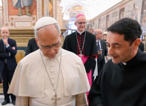 Papa Leão XIV comemora 71 anos de vida e visita a Biblioteca Apostólica Vaticana