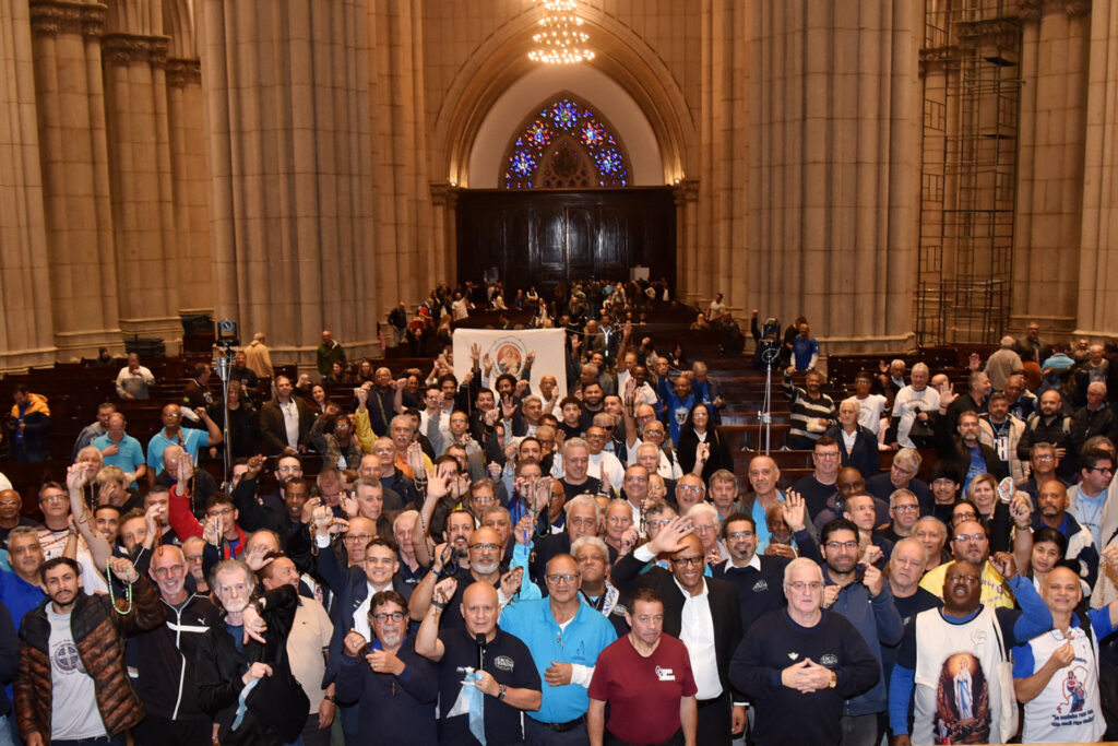 Em encontro na Catedral da Sé, Terço dos Homens fortalece compromisso com a oração em família - Jornal O São Paulo