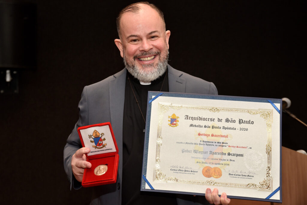 Medalha São Paulo Apóstolo é entregue aos que colaboram com a missão evangelizadora na cidade