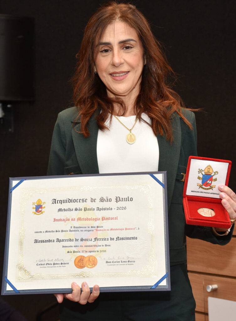 Medalha São Paulo Apóstolo é entregue aos que colaboram com a missão evangelizadora na cidade