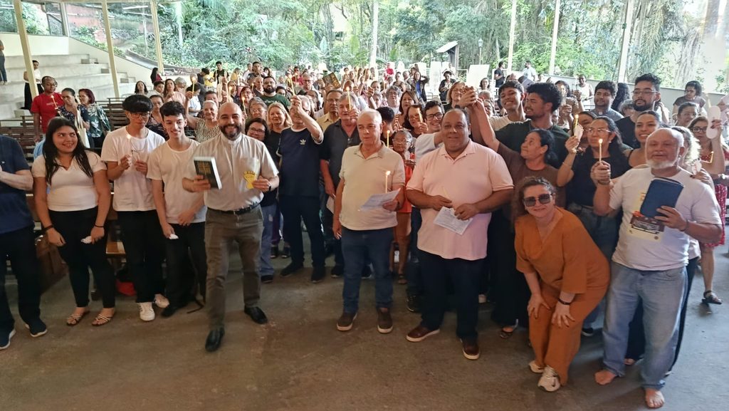 Semana da Brasilândia é marcada por Mutirão Bíblico, 1ª Eucaristia de adultos e jubileu de ouro sacerdotal - Jornal O São Paulo