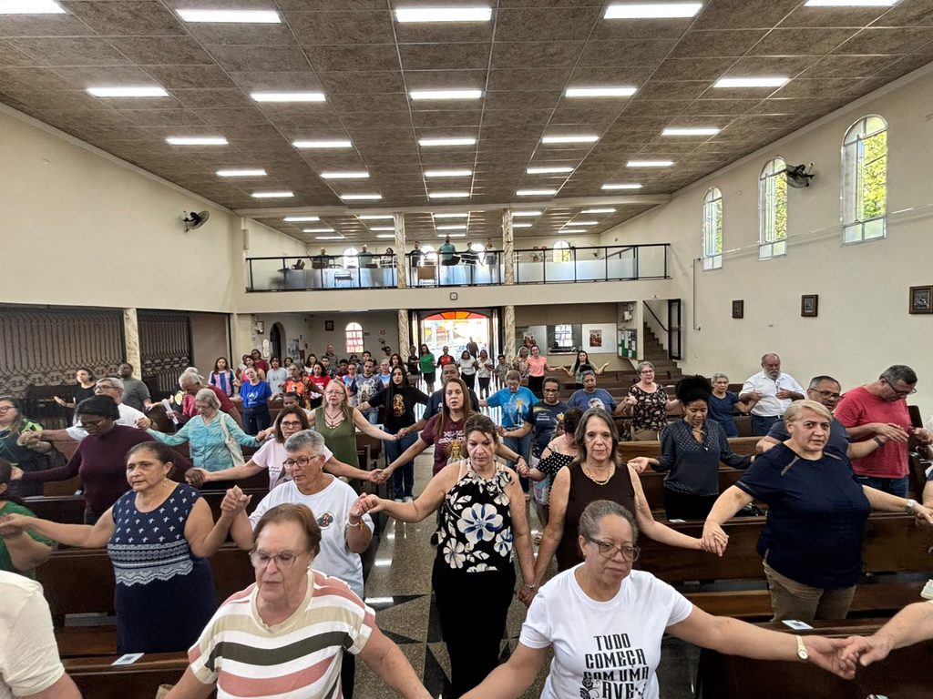 Semana da Brasilândia é marcada por Mutirão Bíblico, 1ª Eucaristia de adultos e jubileu de ouro sacerdotal - Jornal O São Paulo