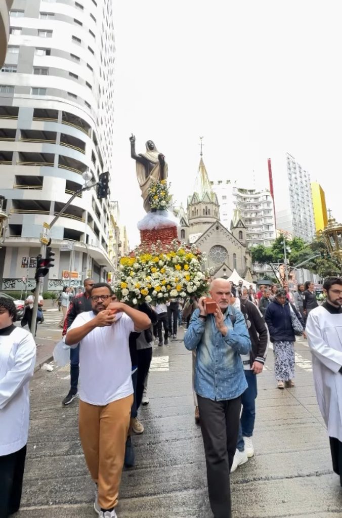 No centro da capital, Tríduo e Festa de Santa Ifigênia reúnem comunidade em oração
