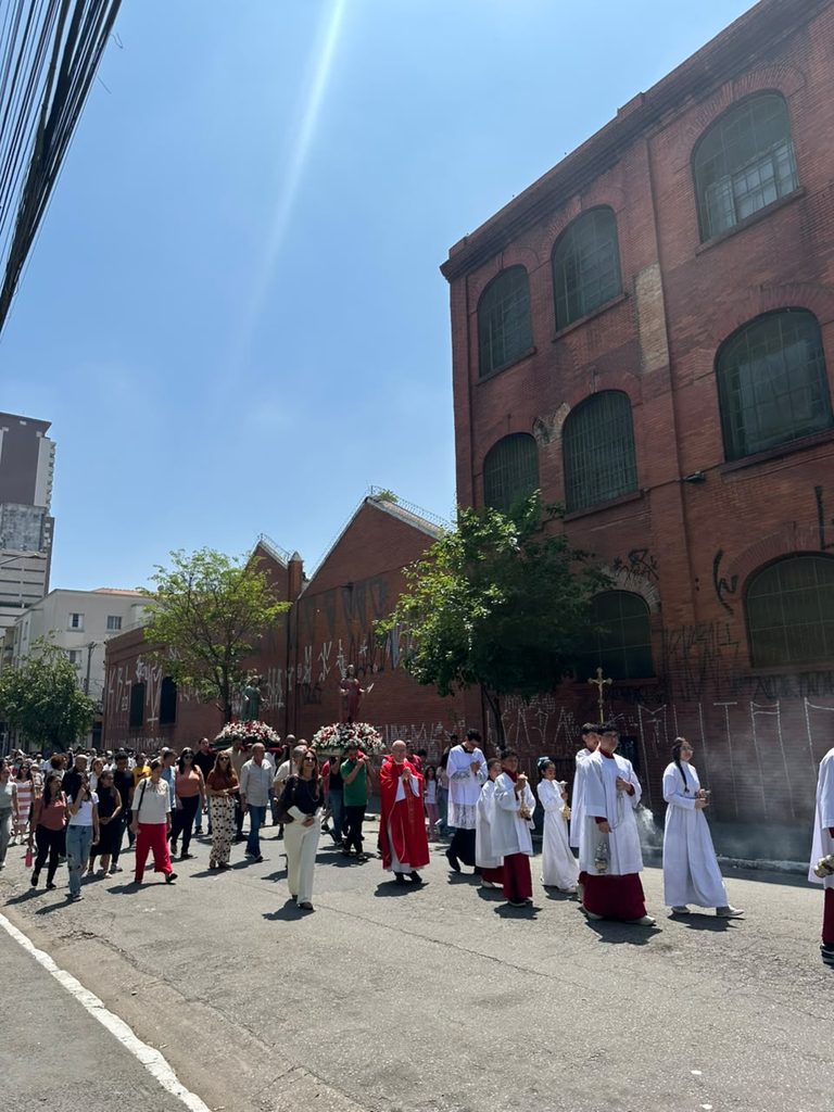 Fiéis participam de missas, assembleia de decanato e ações caritativas na Região Sé - Jornal O São Paulo