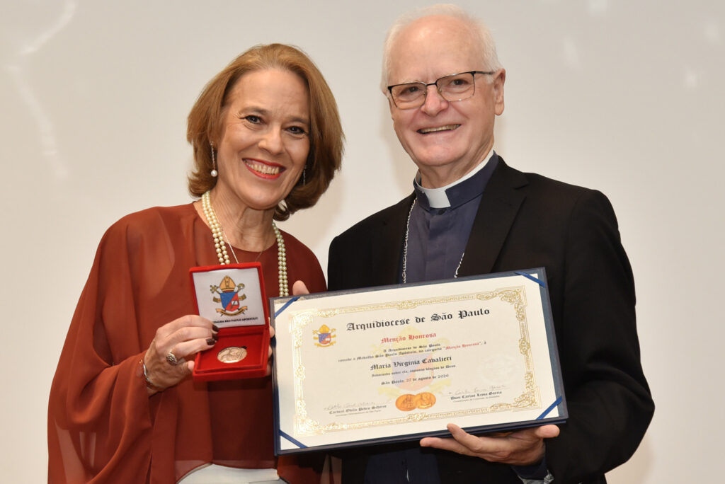 Medalha São Paulo Apóstolo é entregue aos que colaboram com a missão evangelizadora na cidade