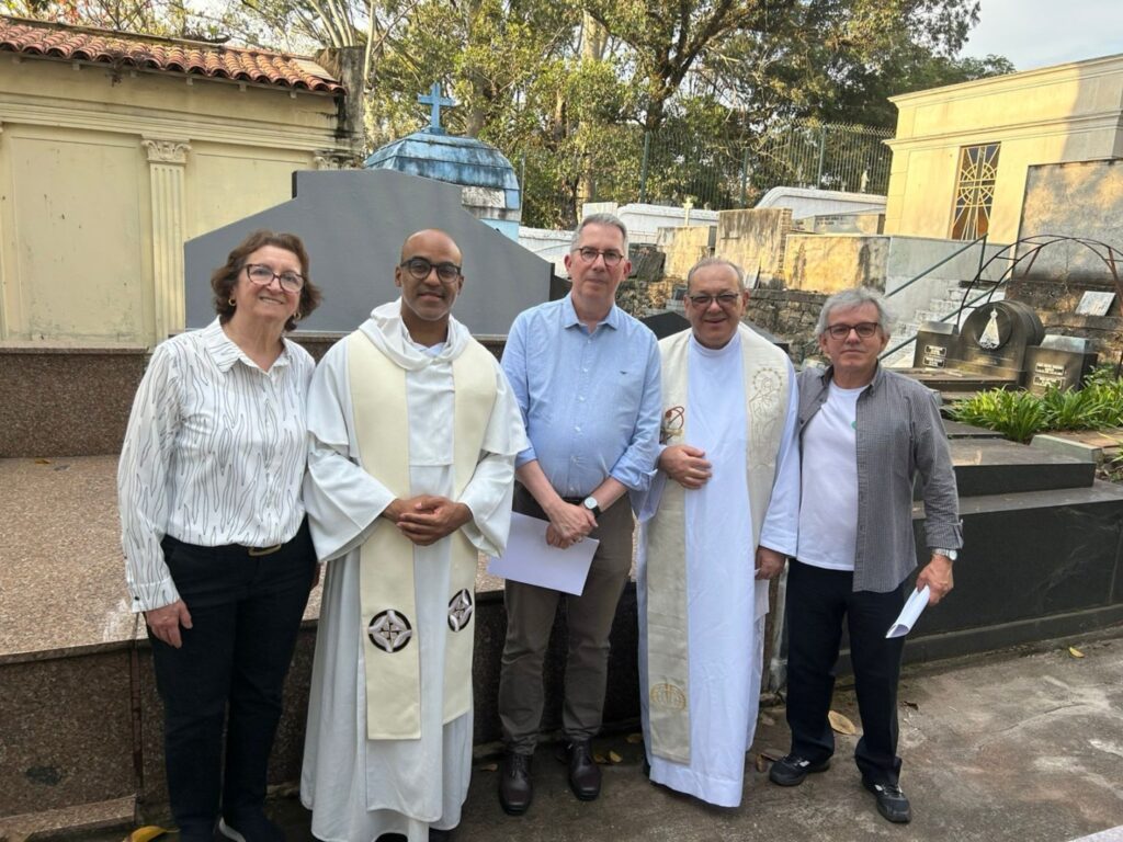 Em celebração, acontece a deposição das cinzas da biblista Ana Flora no jazigo dos frades dominicanos - Jornal O São Paulo