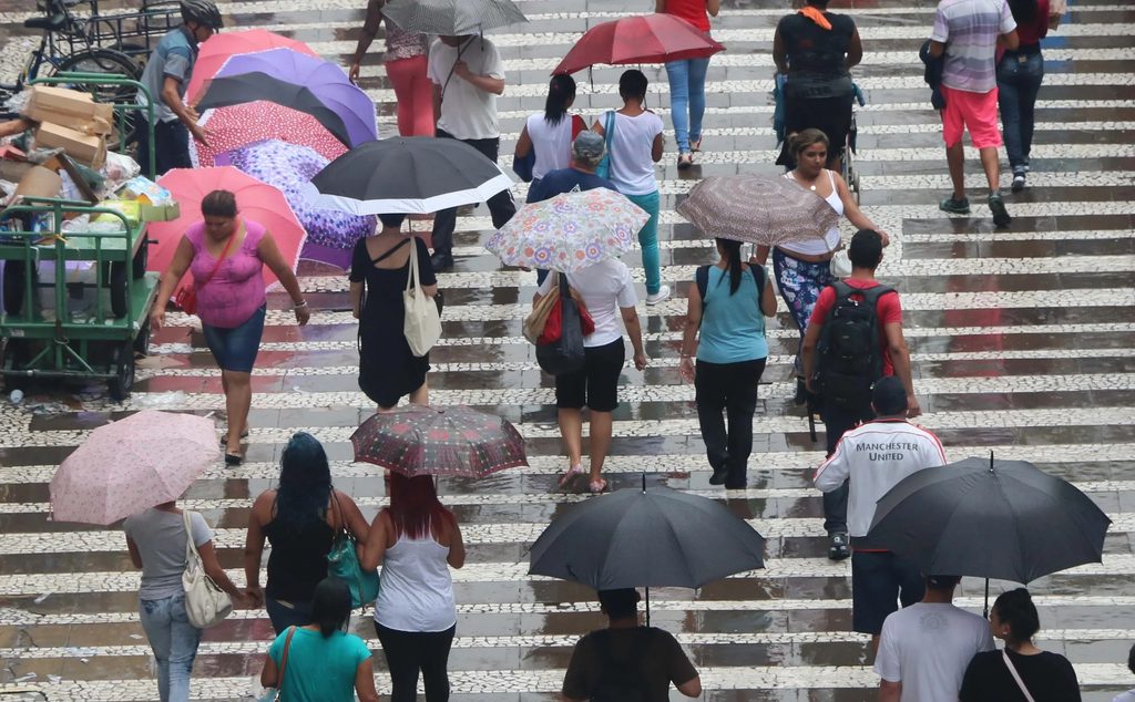 Defesa Civil renova alerta para chuvas fortes entre segunda-feira, 21, e quarta-feira, 23 - Jornal O São Paulo
