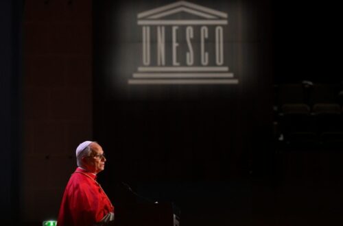 Papa na Unesco: que as novas tecnologias não sejam usadas para dominar e colonizar