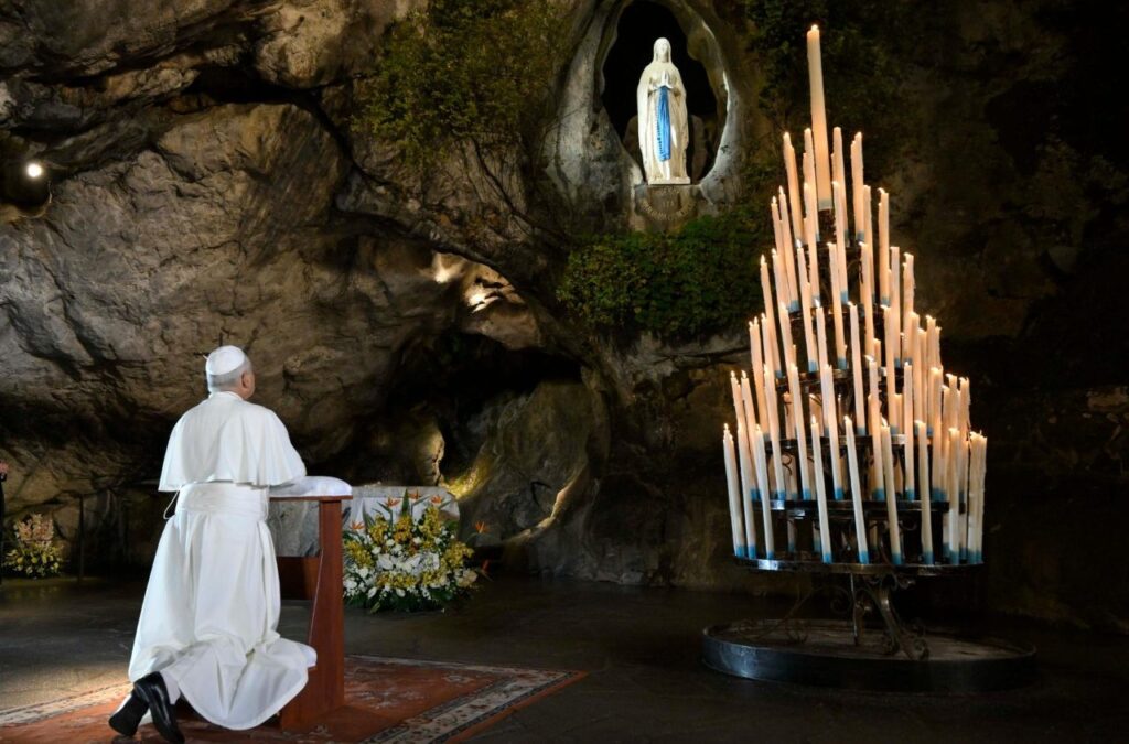 A oração do Papa em Lourdes: banir da sociedade todo ódio e violência - Jornal O São Paulo