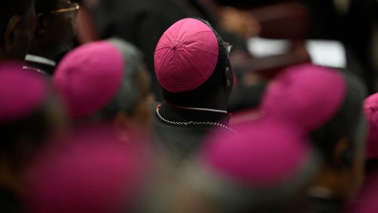 Grupos de Estudo do Sínodo: relações entre bispos, Vida Consagrada e visitas ad limina - Jornal O São Paulo