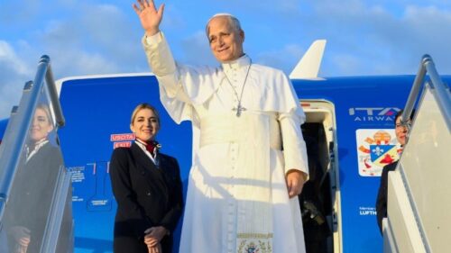 Papa Leão XIV chega à França: saiba detalhes de sua 5ª viagem apostólica