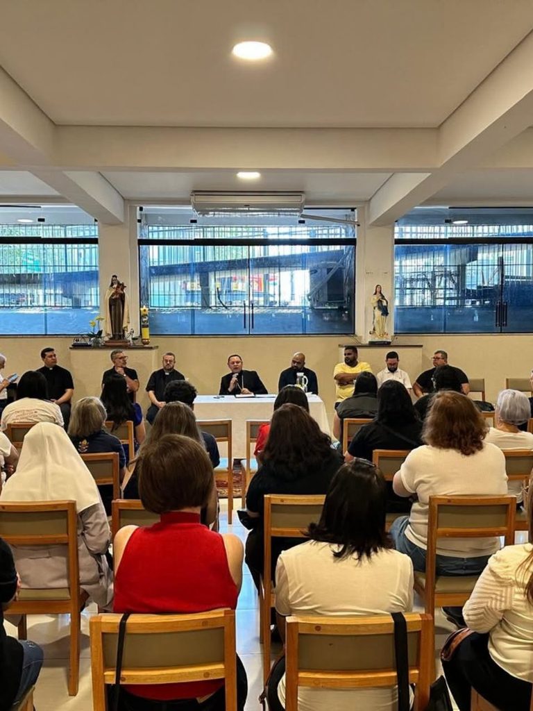 Dom Cícero preside missa com crismas e festas de padroeiros na Região Belém - Jornal O São Paulo