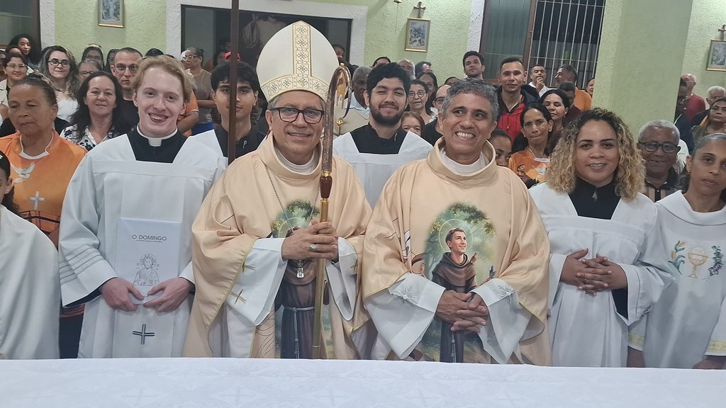 Na Região Lapa, Dom Edilson preside missas com crismas e celebrações de São Francisco - Jornal O São Paulo