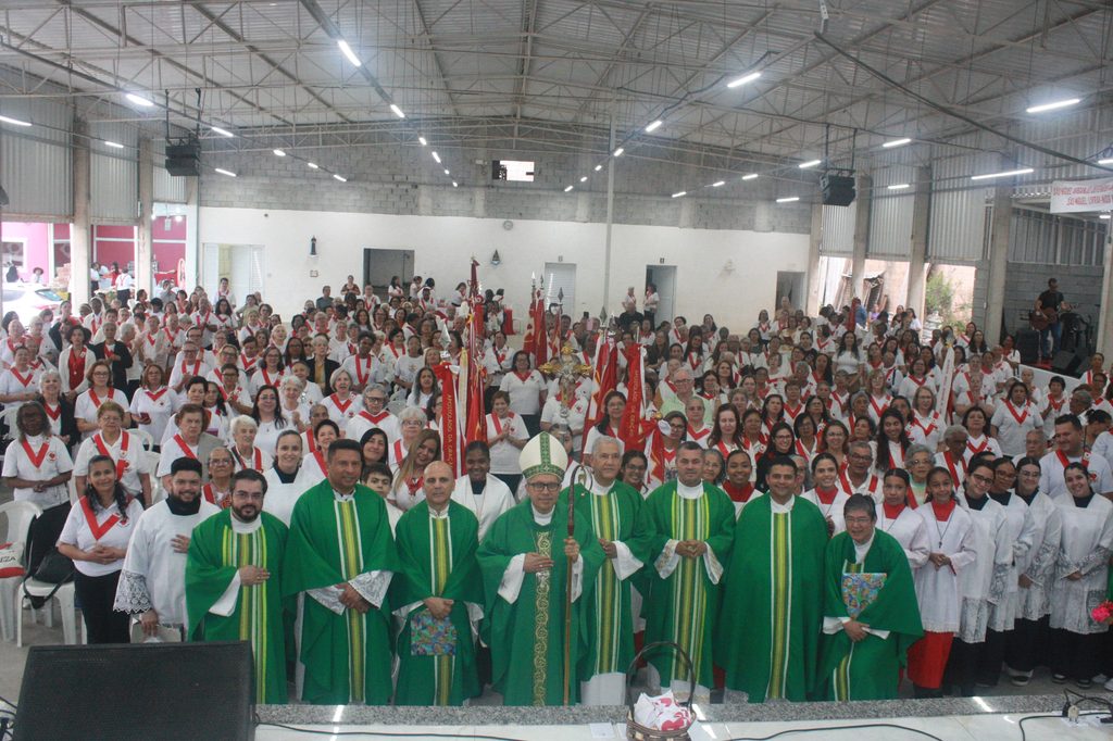 Na Região Lapa, Dom Edilson preside missas com crismas e celebrações de São Francisco - Jornal O São Paulo