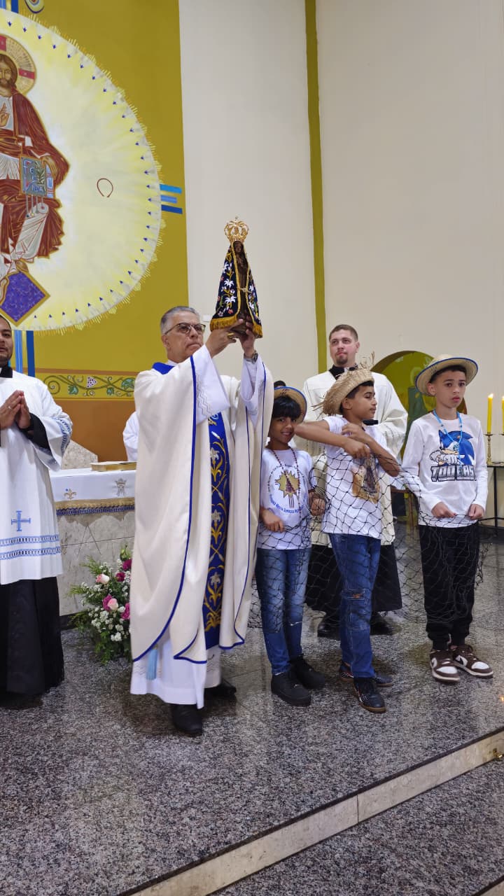 Na Vila Zatt, Dom Carlos Silva celebra o dia de Nossa Senhora Aparecida - Jornal O São Paulo