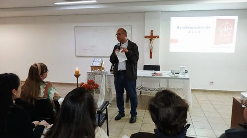 Sé: Ritual de Iniciação Cristã de Adultos é tema de formação - Jornal O São Paulo