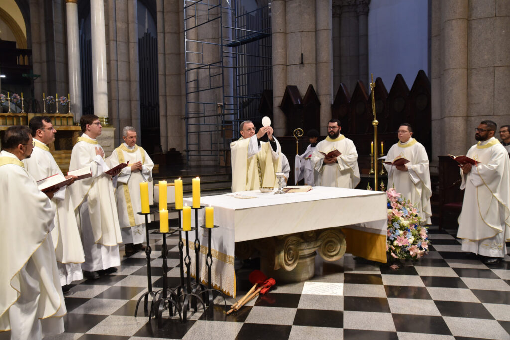 Em missa, Arquidiocese rende graças a Deus pela missão dos professores na formação humana e cristã - Jornal O São Paulo