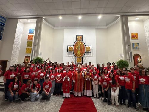 Dom Cícero preside missas com Crisma e no encerramento da Semana da Juventude - Jornal O São Paulo