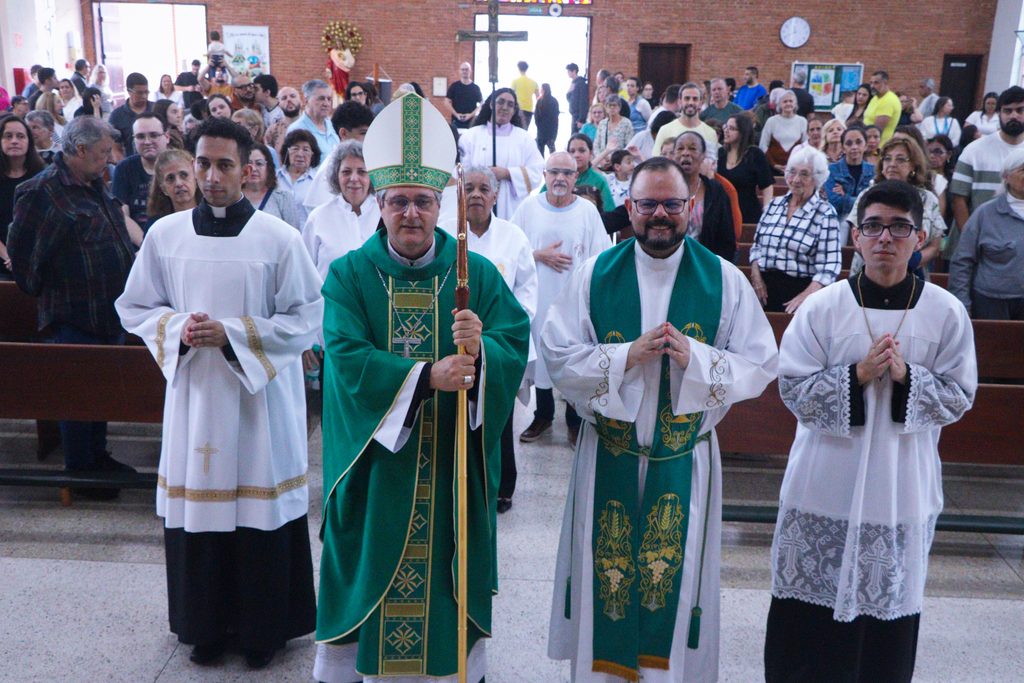 Dom Márcio preside a abertura do jubileu de 60 anos da Paróquia Santa Luzia - Jornal O São Paulo