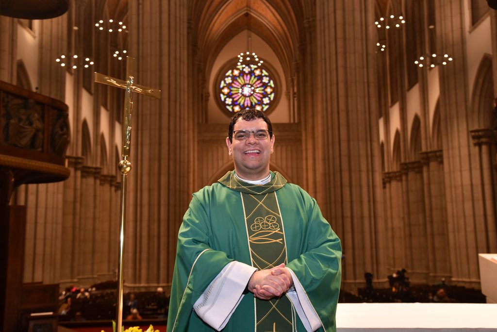Padre Álvaro Moreira toma posse como Cura Auxiliar da Catedral da Sé - Jornal O São Paulo