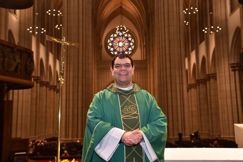 Padre Álvaro Moreira toma posse como Cura Auxiliar da Catedral da Sé - Jornal O São Paulo