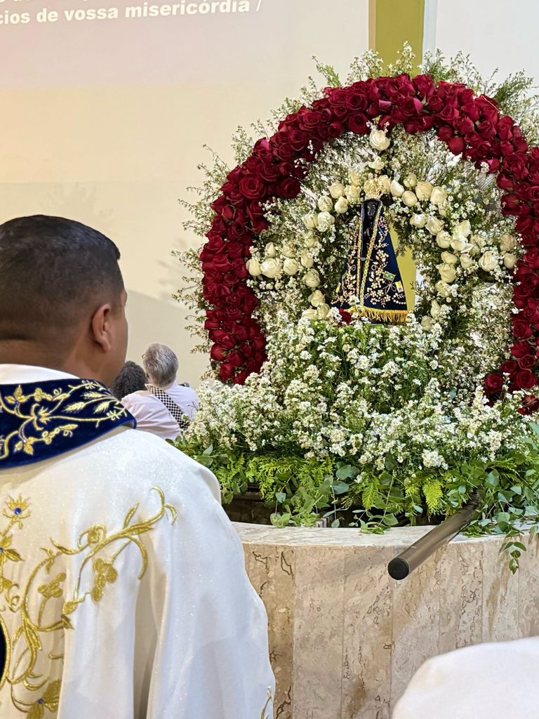 Na Vila Zatt, Dom Carlos Silva celebra o dia de Nossa Senhora Aparecida - Jornal O São Paulo
