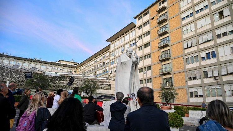 Leão XIV receberá alta hospitalar neste sábado, 17 - Jornal O São Paulo