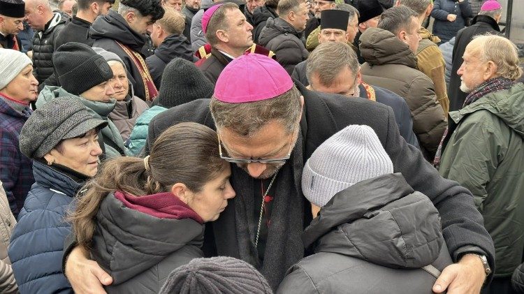 O Núncio na Ucrânia: aqui a Igreja é um baluarte de esperança contra o desespero - Jornal O São Paulo