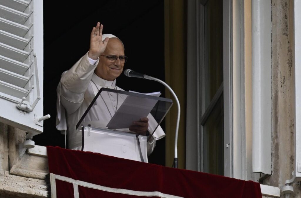 Papa Leão XIV reza a oração do Angelus após ter alta hospitalar - Jornal O São Paulo